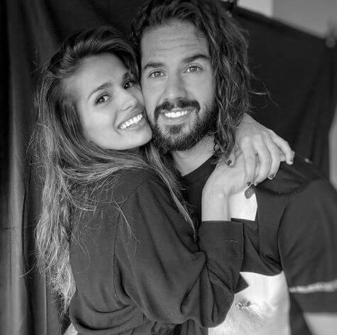 Sara Salamo with her husband Isco.